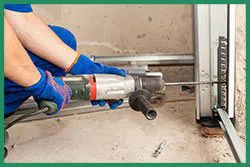 Quality Garage Door Service Chicago, IL 773-516-5205 - installation-sid-gr-22m